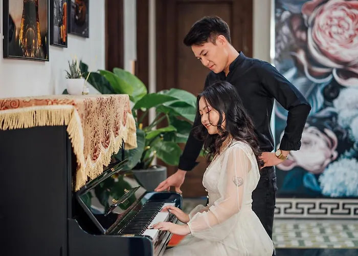 Paris Boutique Hạ Long