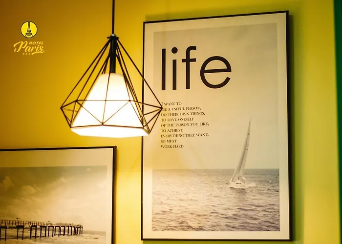 Paris Boutique Hạ Long